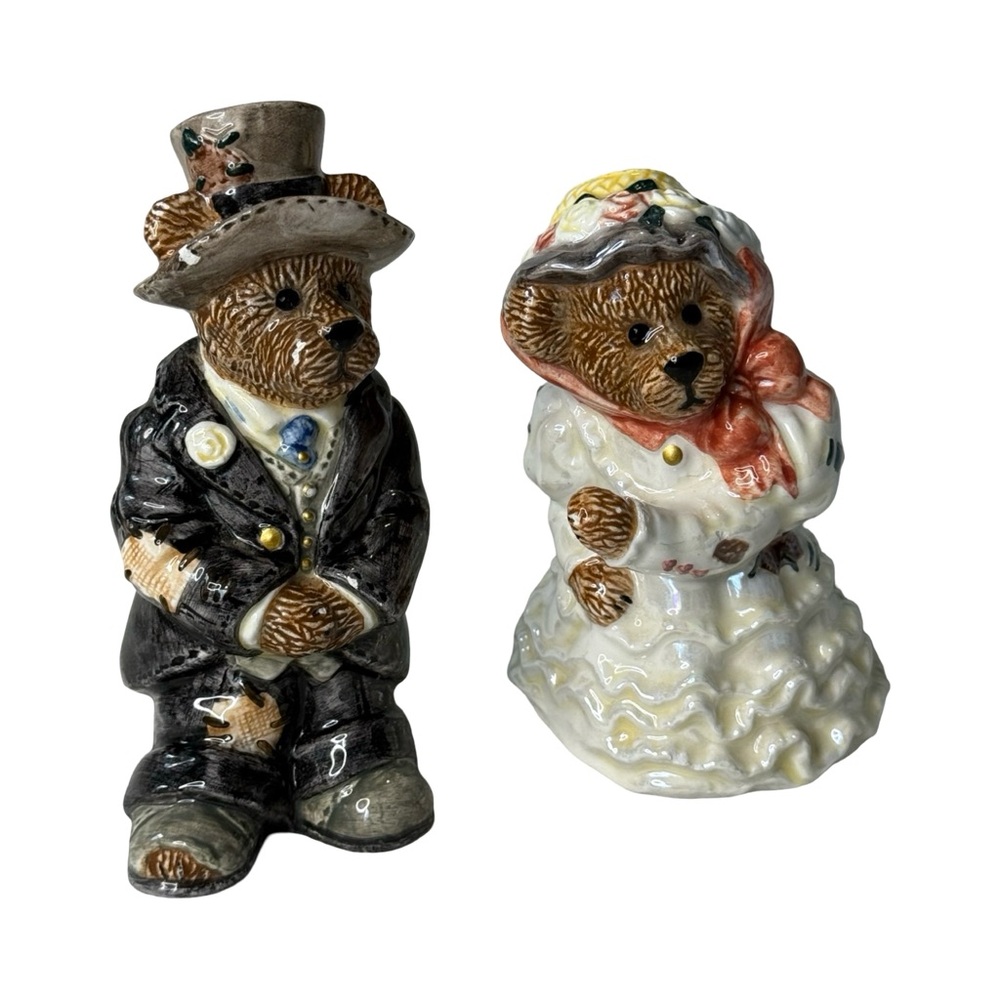 1998 BEARWARE POTTERY Vintage Bride & Groom Salt & Pepper Shaker Anthropomorphic